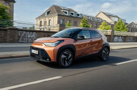 Infografica consumi Toyota Aygo X ibrida