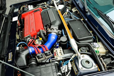 Lancia Delta 1.6 Multijet engine bay