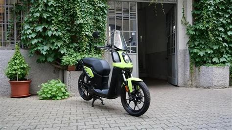 Illustrazione di un ciclomotore a 50cc