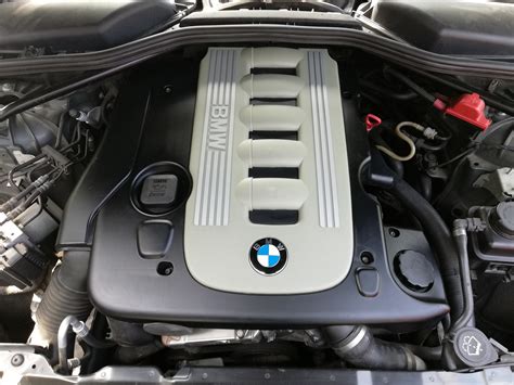 Motore BMW M57 smontato in officina