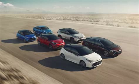Veduta d'insieme della gamma Toyota Corolla attraverso le generazioni