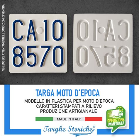 Confronto tra una targa storica originale e una riproduzione fedele del 