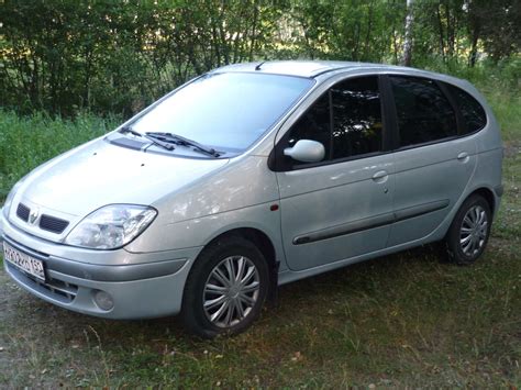 Renault Scenic 2002 front view