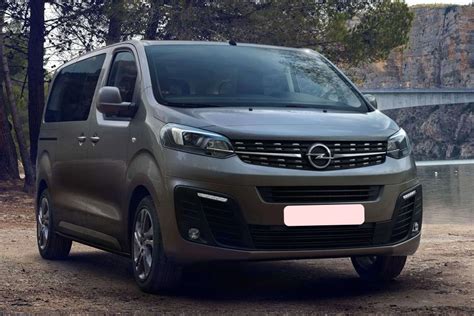 Opel Zafira Elegance exterior design with body-colored elements