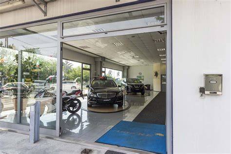 Facciata concessionaria Clerici Auto