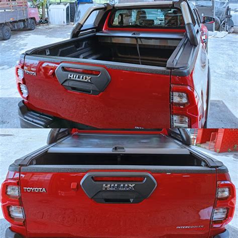 Dettaglio del cassone del Toyota Hilux con carico