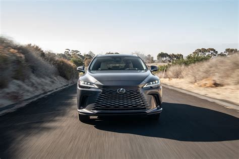 Nuovo Lexus RX in azione