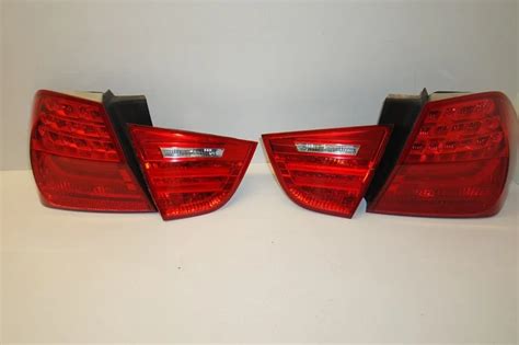 dettaglio fusione plastica fanale posteriore BMW E90