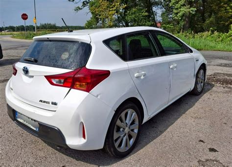 Toyota Auris Hybrid profilo laterale