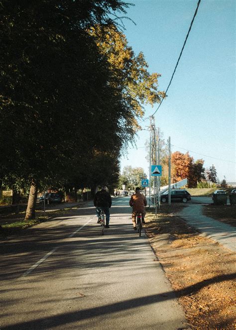 Bici fitness su strada asfaltata