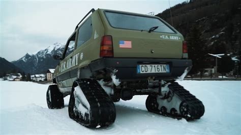 Panda 4x4 cingolata in un ambiente montano