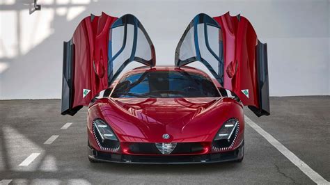 Alfa Romeo 33 in fase di assemblaggio