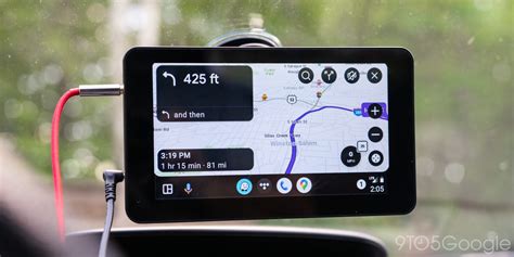 Schermata di Android Auto sul display dell'auto che mostra Google Maps