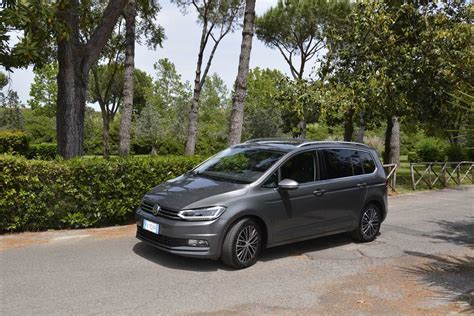 Volkswagen Touran su strada