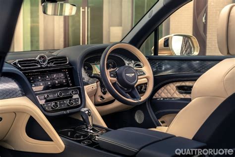 Interni lussuosi della Bentley Bentayga