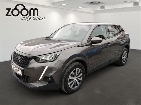 Peugeot 2008 Active BlueHDi 75 in strada