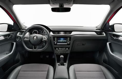 Skoda Rapid interni e bagagliaio