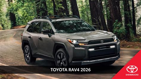 Toyota RAV4 su strada bagnata