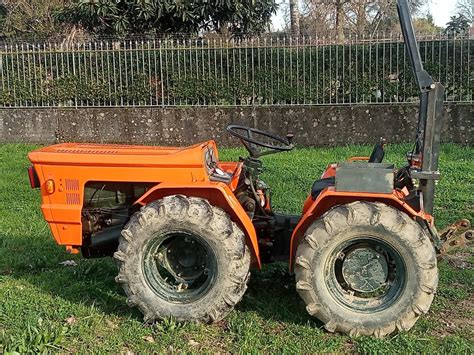 Goldoni RS26 trattore in campo