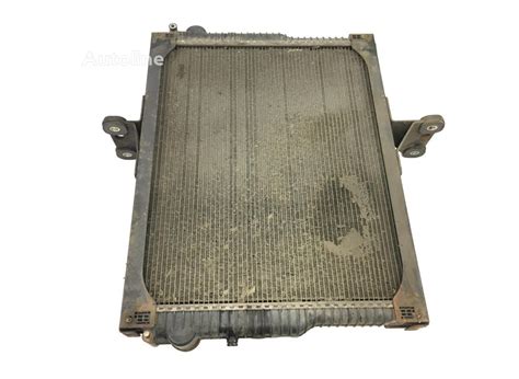 Radiatore motore trattore pulito