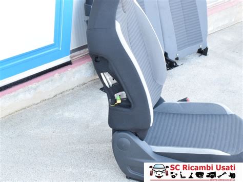 Sedili posteriori Toyota Aygo ribaltati