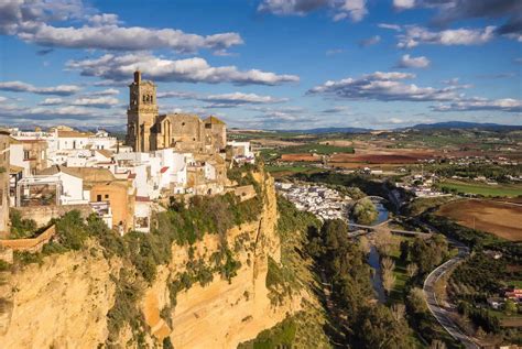 Una vista panoramica di Arcos de la Frontera dall'alto