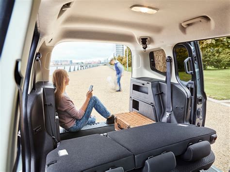 Ford Tourneo Courier interni bagagliaio