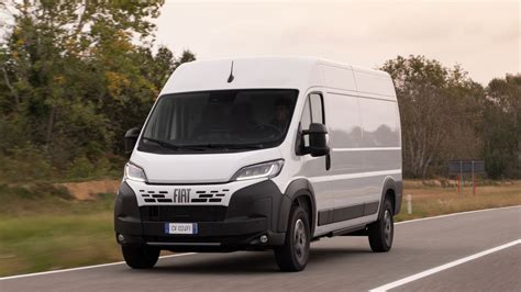 Fiat Ducato 244 con evidenziate le aree di intervento per l'installazione del climatizzatore