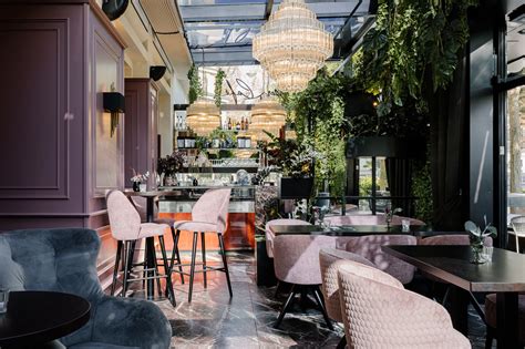Interni raffinati del ristorante dell'Automobile Club de Monaco