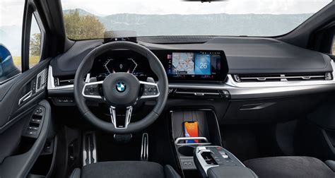 Interni della BMW Serie 2 Active Tourer con il Curved Display