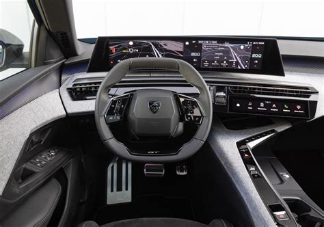 Interni Peugeot 3008 con nuovo i-Cockpit e touchscreen