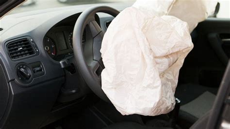Impatto di un airbag difettoso