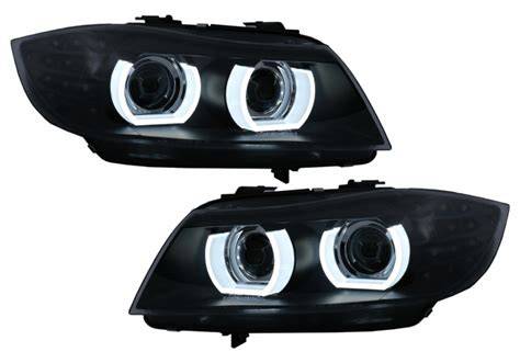 Dettaglio fari anteriori BMW E46