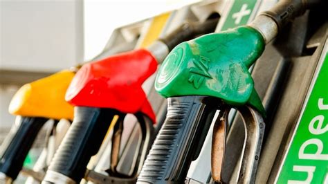 Tavola comparativa delle specifiche tecniche di benzina rossa e verde