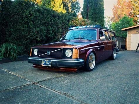 Volvo 245 station wagon