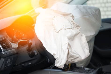 Esploso di un volante con airbag