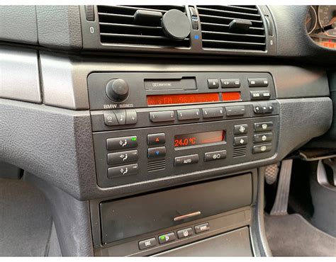 stereo BMW E46 smontato