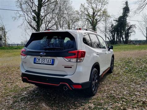 Subaru Forester su strada sterrata