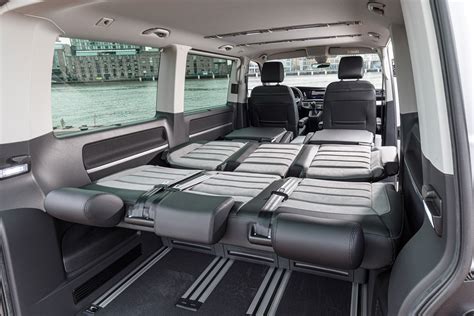 Volkswagen Caravelle con allestimento interno modulare