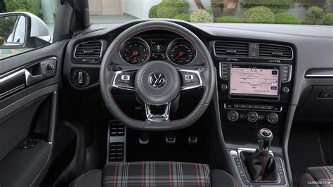Volkswagen Golf VII interni