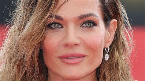 Laura Chiatti in un contesto pubblicitario