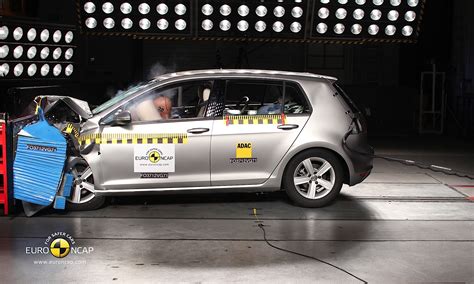 Volkswagen Touran crash test Euro NCAP