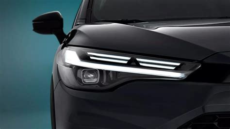 Dettaglio dei fari a LED della Toyota Aygo X