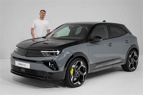 Frontale Opel Mokka GSE in primo piano