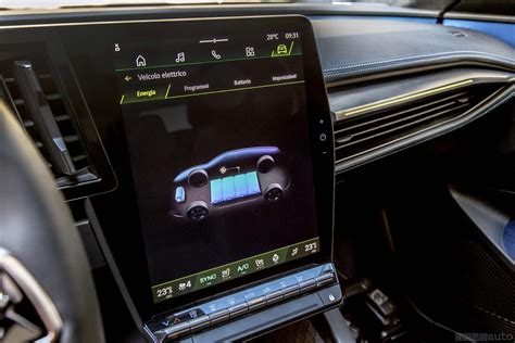 Schermata del sistema di infotainment openR link con Google integrato