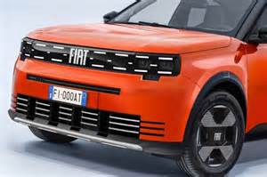 Dettaglio del design del cofango della Fiat Coupé