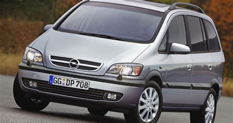 Opel Zafira 2003 esterna