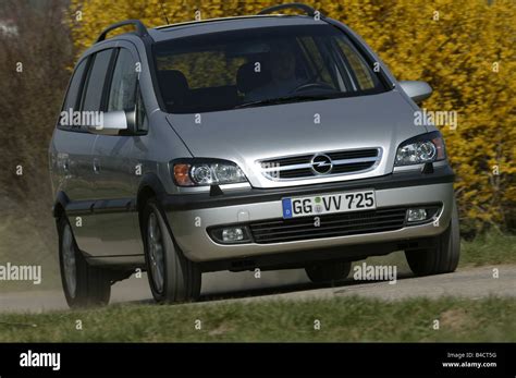 Opel Zafira 2003 restyling frontale