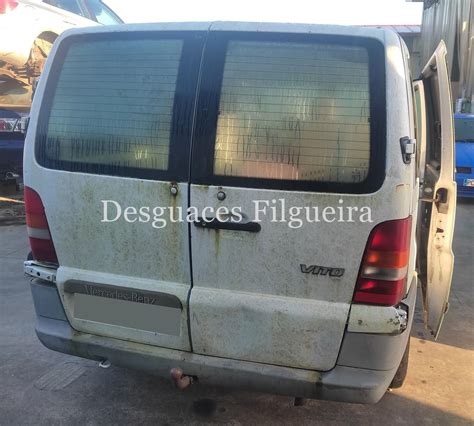 Mercedes Vito W638 con copri bagagliaio