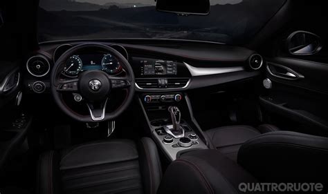 Interni Alfa Romeo Giulietta con enfasi sui sedili anteriori